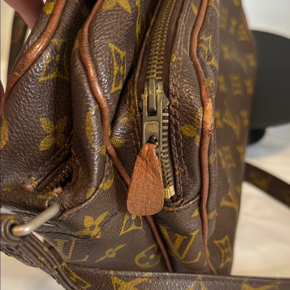 Louis Vuitton Brown Monogram crossbody Bag - Picture 6 of 8